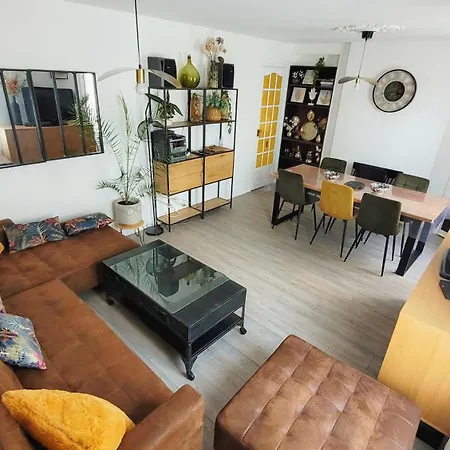 Apartment Familial Refait A Neuf Centre 20eme Paris